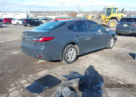 2025 Toyota Camry Le z USA, uszkodzony, nr VIN 4T1DAACK3SU160611